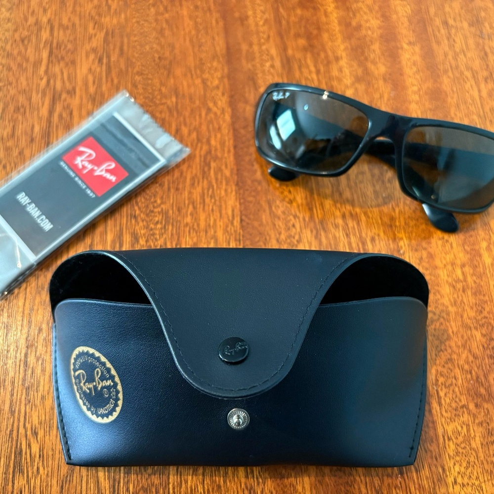 New Ray Ban RAJ1554AA Black Polarized Sunglasses with Case and Cleaning Cloth